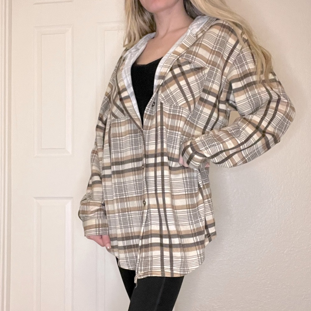 WOMENS HOODIE FLANNEL, SIZE LARGE, BUTTON UP, NEUTRAL COLORS